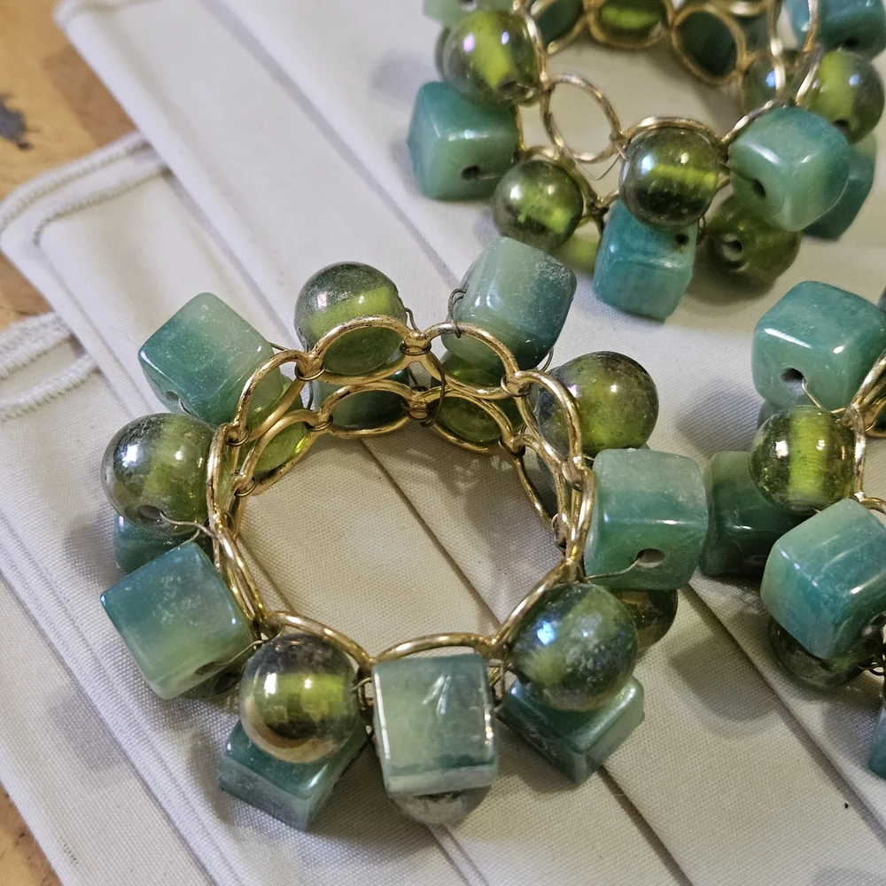 Peir 1 Set Of 6 Gorgeous Beaded Napkin Rings Gold, Green And Turquoise